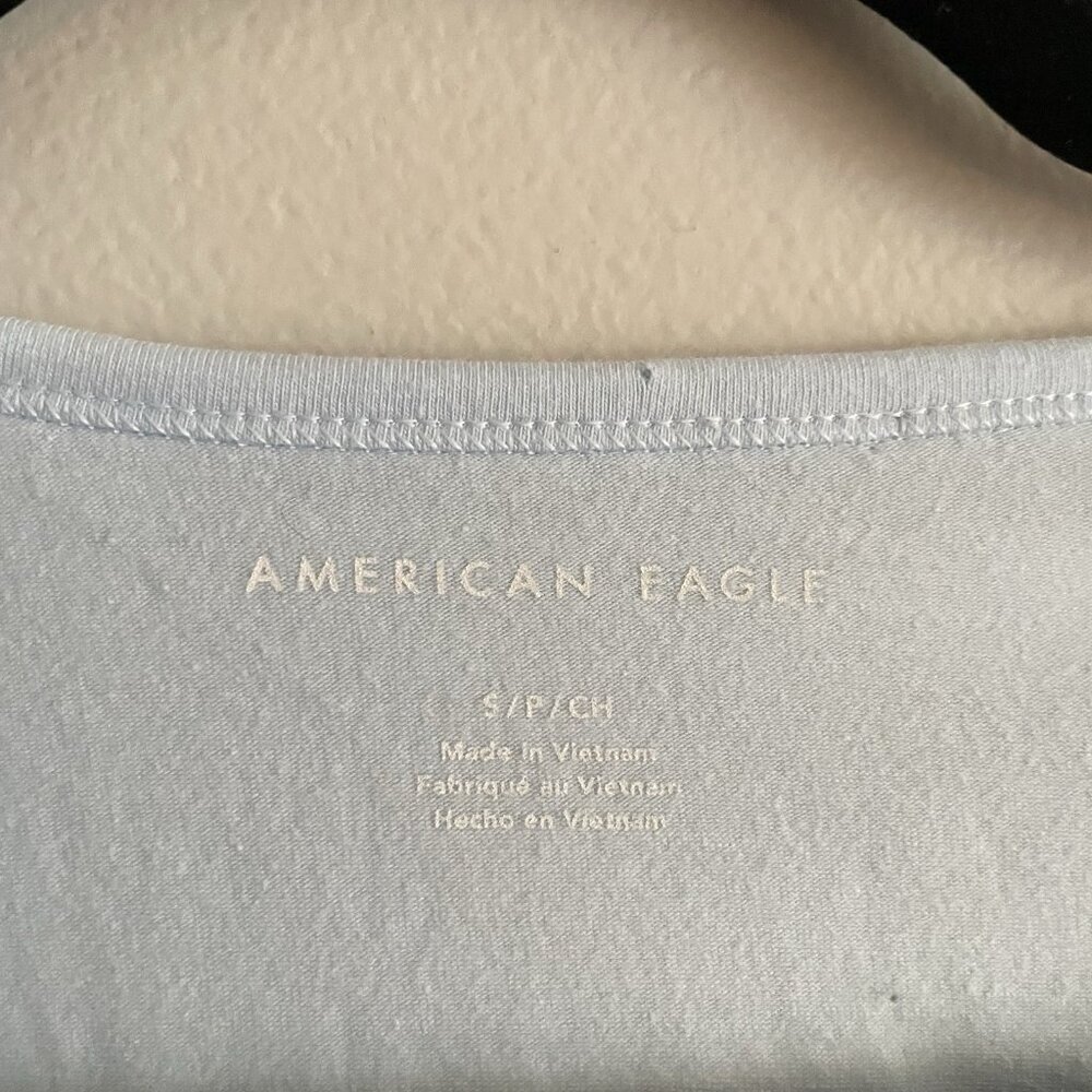 American Eagle Women S Light Blue Y2K Scoop Neck Cropped Cinch Shoulder Tee NWT - Picture 7 of 11